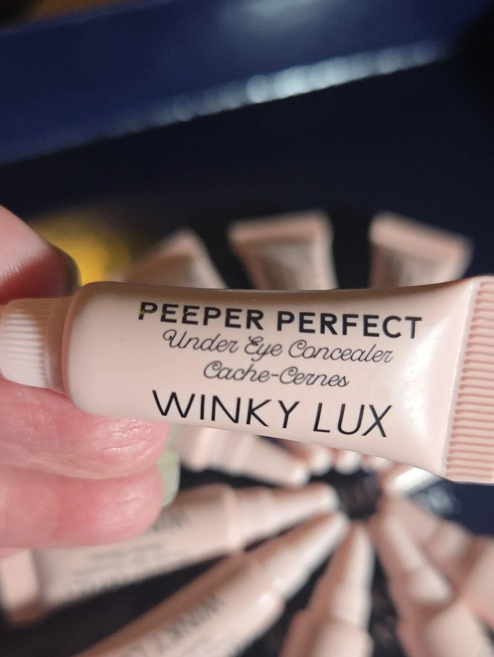 WINKY LUX Peeper Perfect Under Eye Concealer - Light Peach